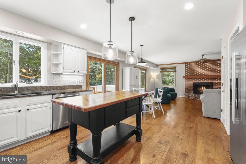 6452 KNIGHT DRIVE