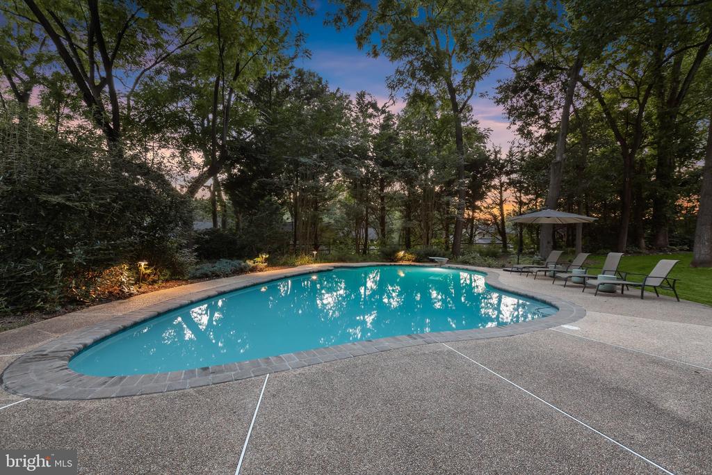 6452 KNIGHT DRIVE