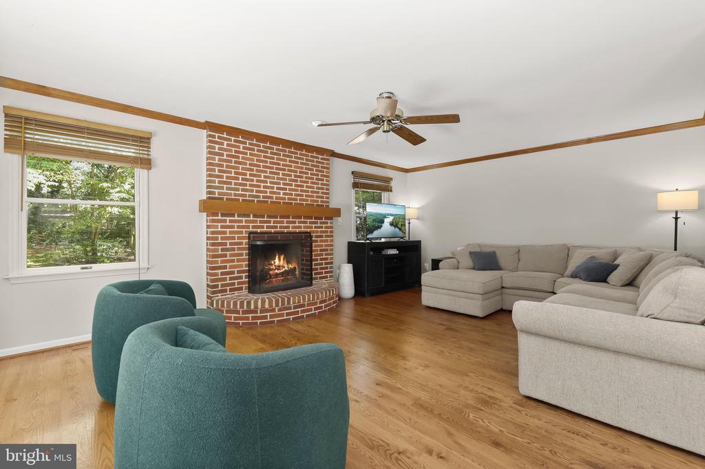 6452 KNIGHT DRIVE