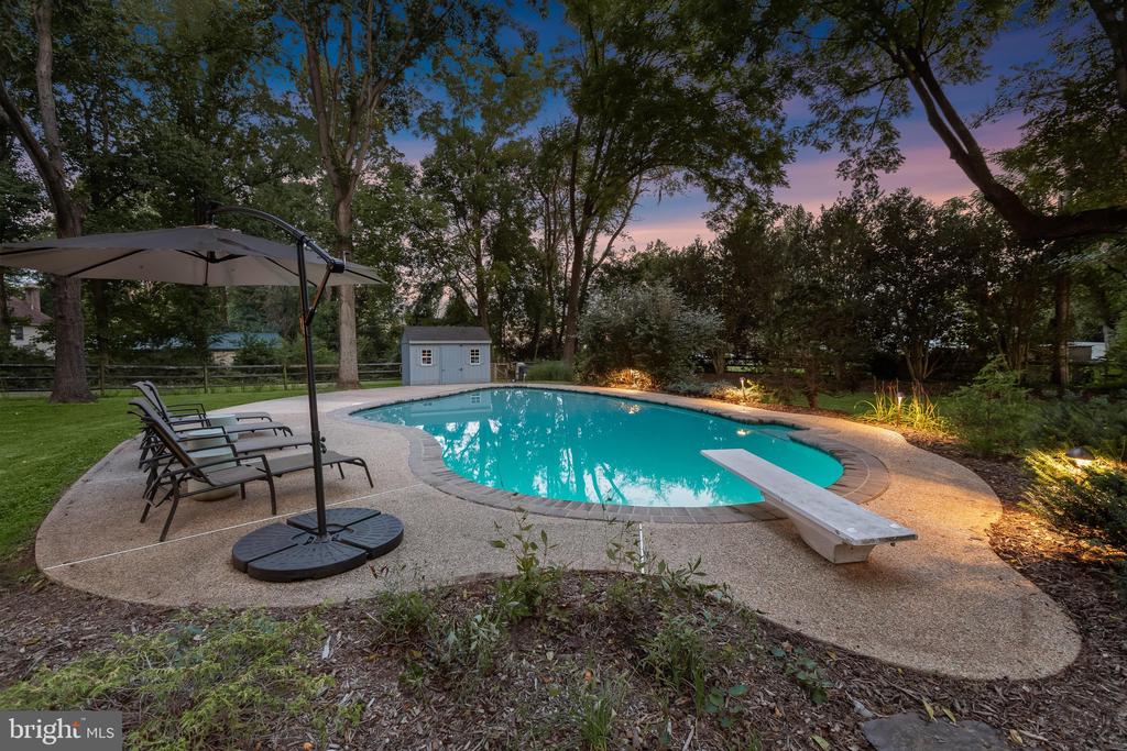 6452 KNIGHT DRIVE