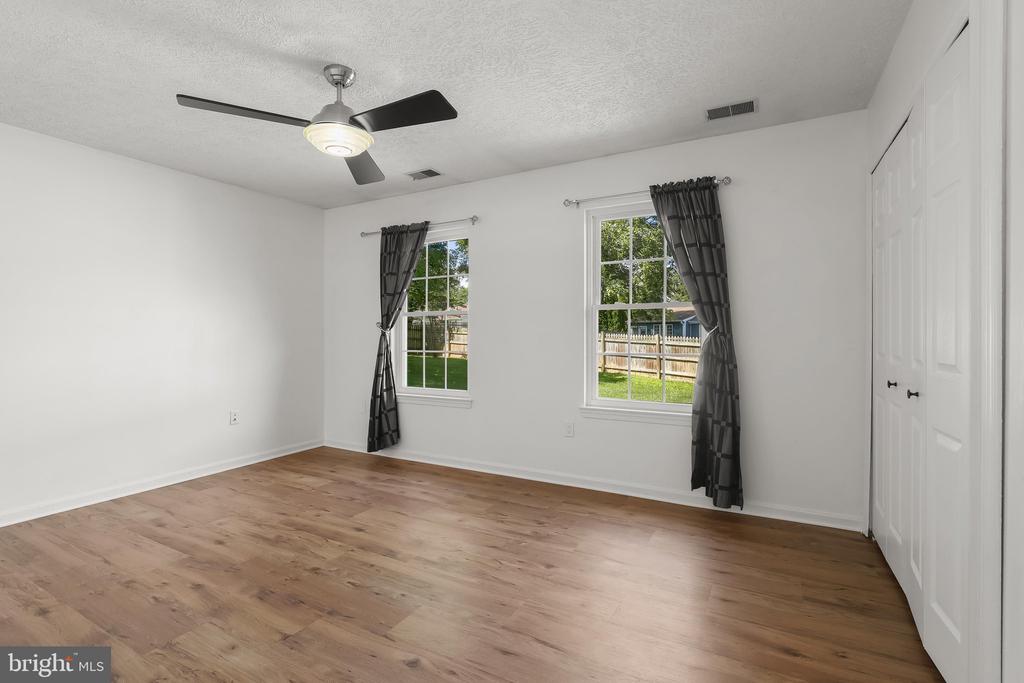 310 BARCLAY COURT