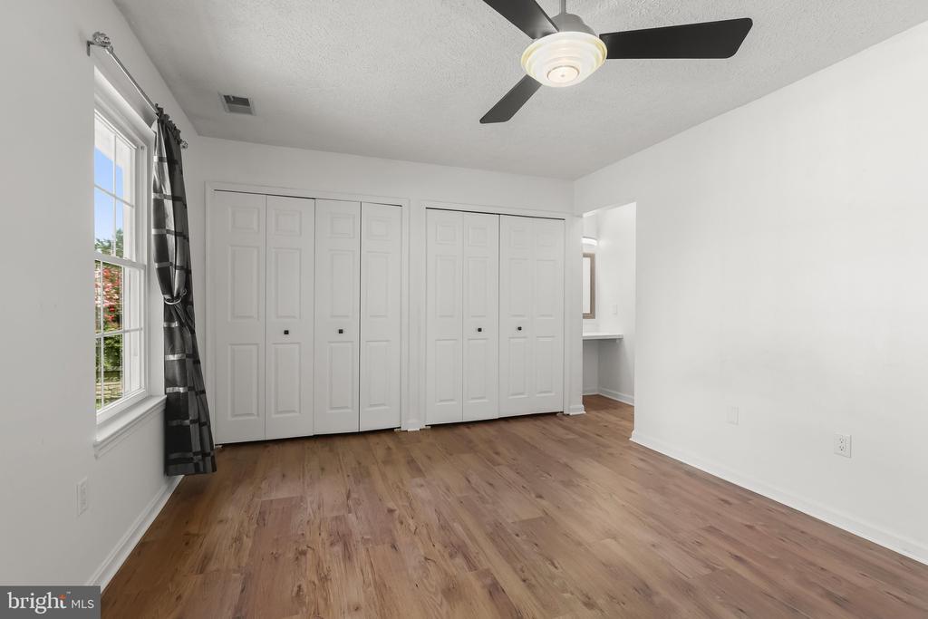 310 BARCLAY COURT