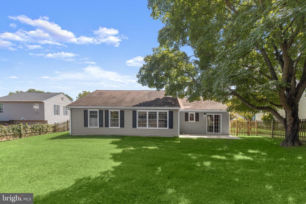 310 BARCLAY COURT