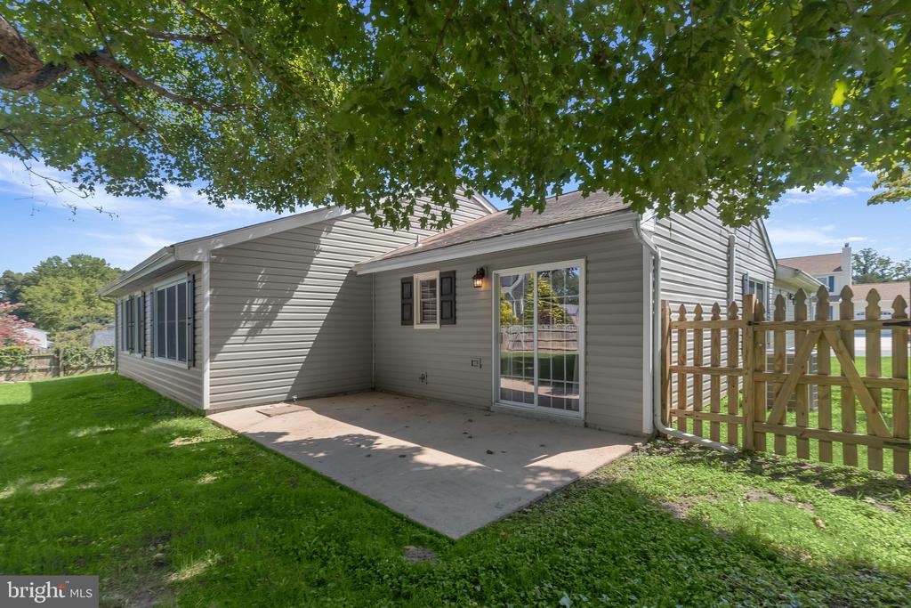 310 BARCLAY COURT