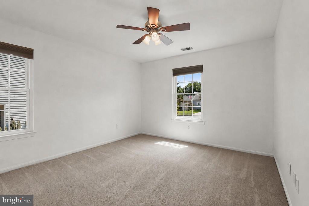 310 BARCLAY COURT
