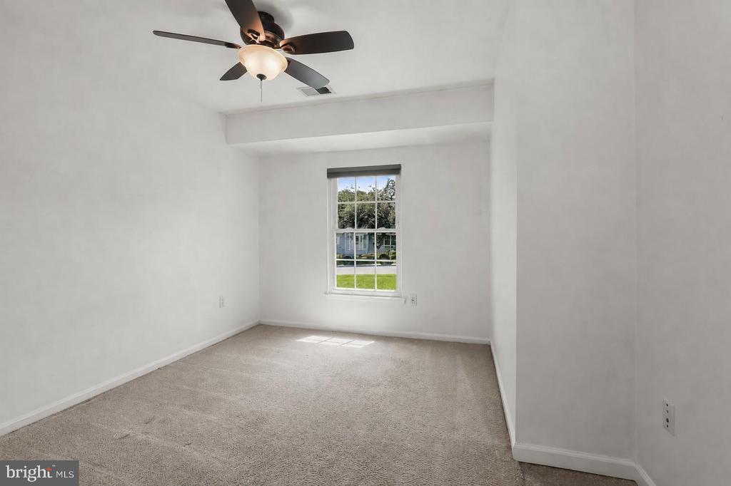 310 BARCLAY COURT
