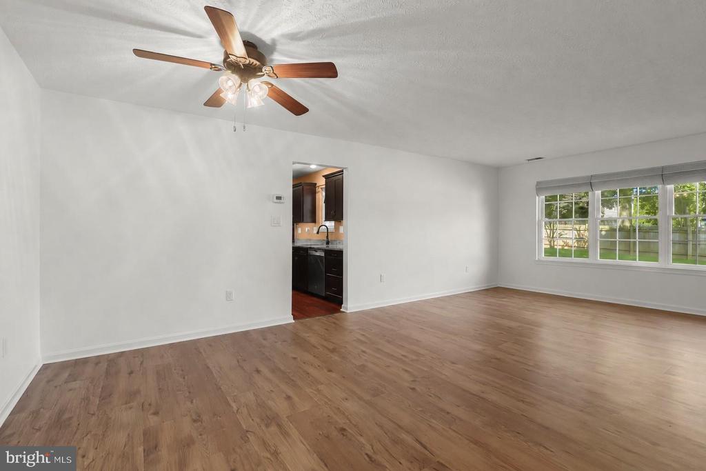 310 BARCLAY COURT