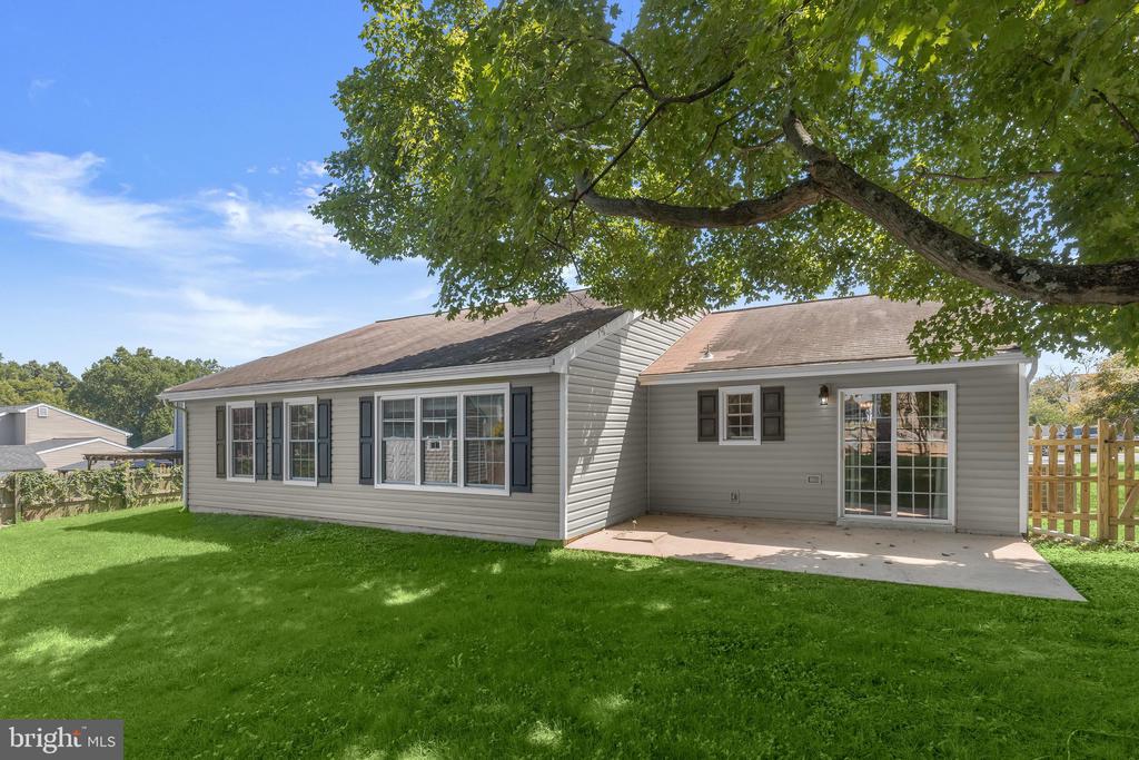 310 BARCLAY COURT