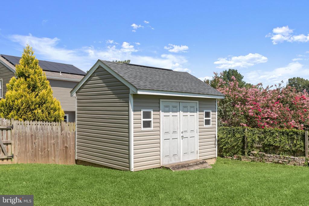 310 BARCLAY COURT