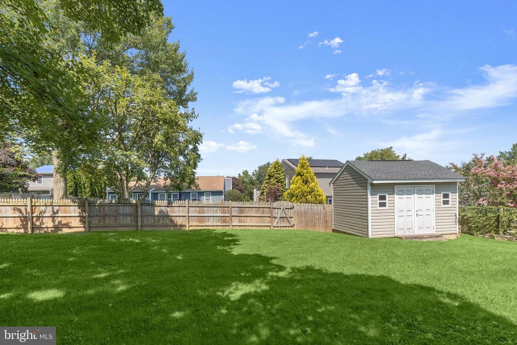 310 BARCLAY COURT