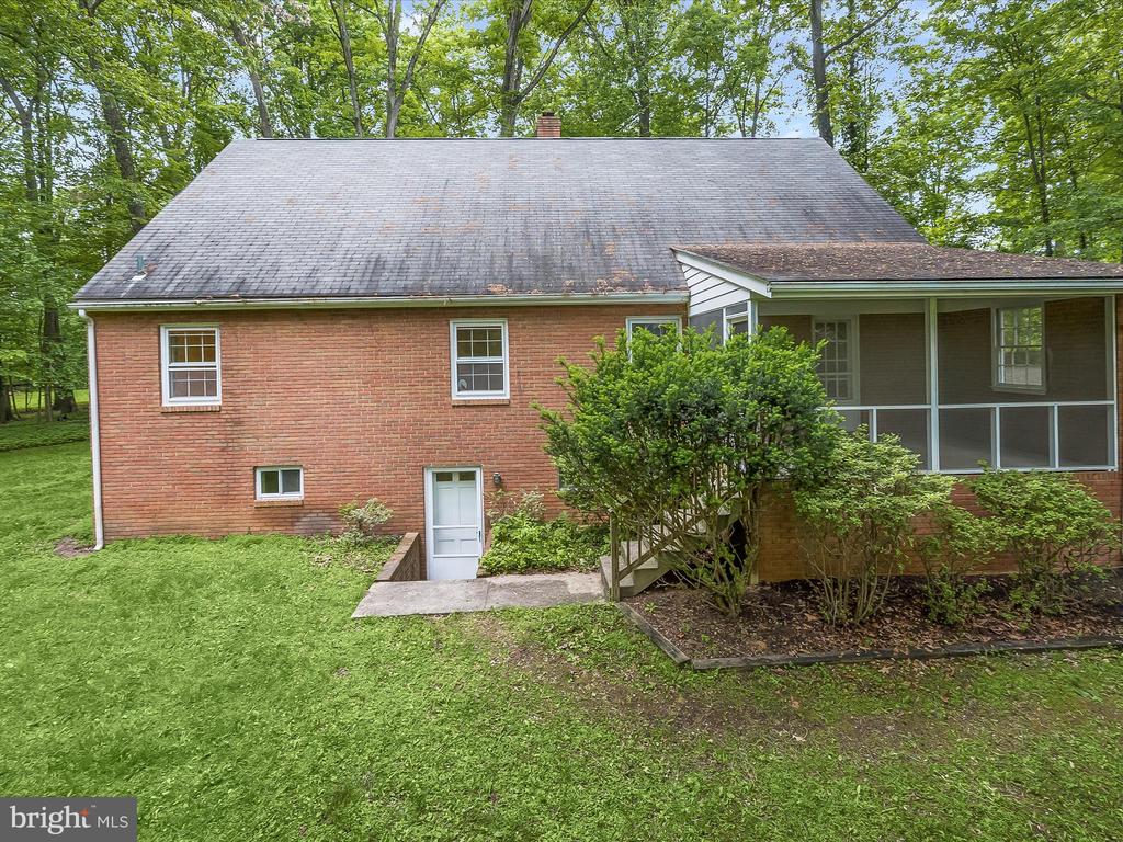3826 WALT ANN DR