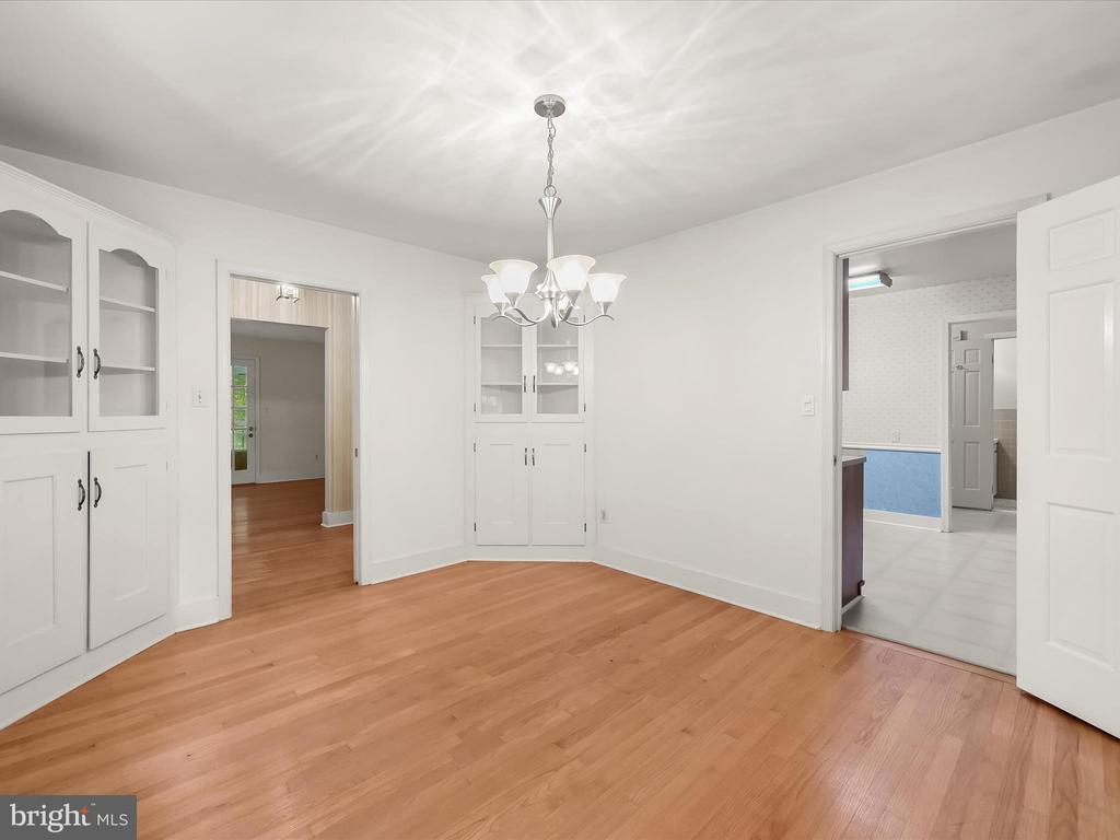 3826 WALT ANN DR