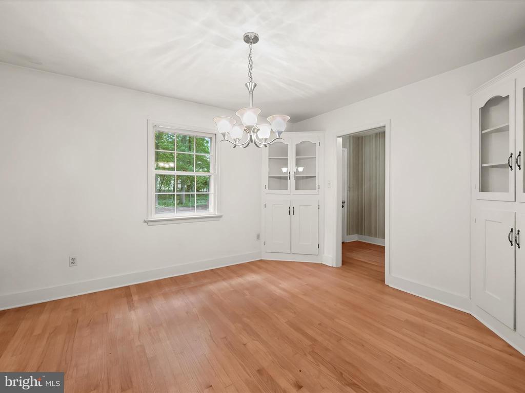 3826 WALT ANN DR