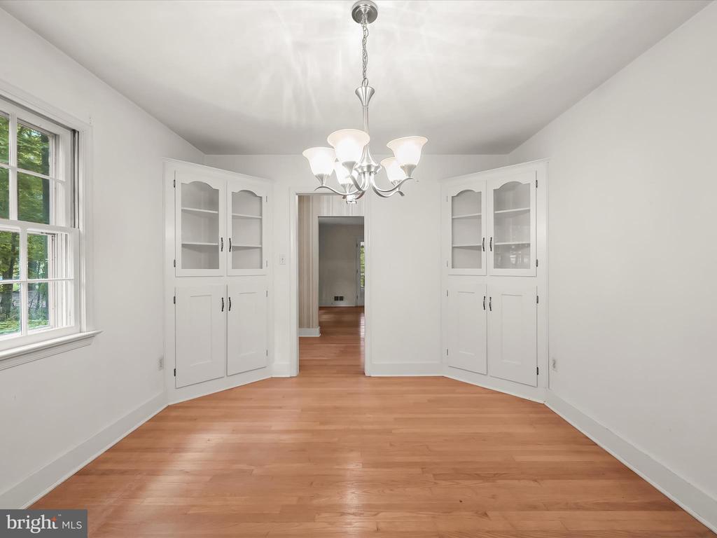3826 WALT ANN DR