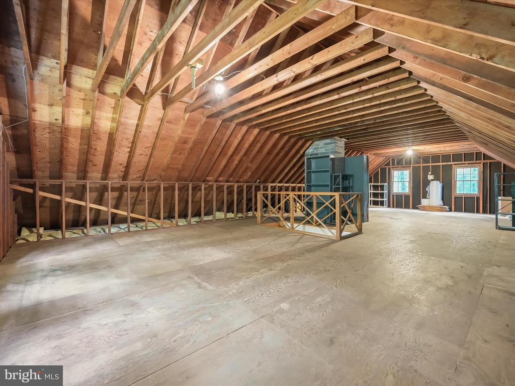 3826 WALT ANN DR