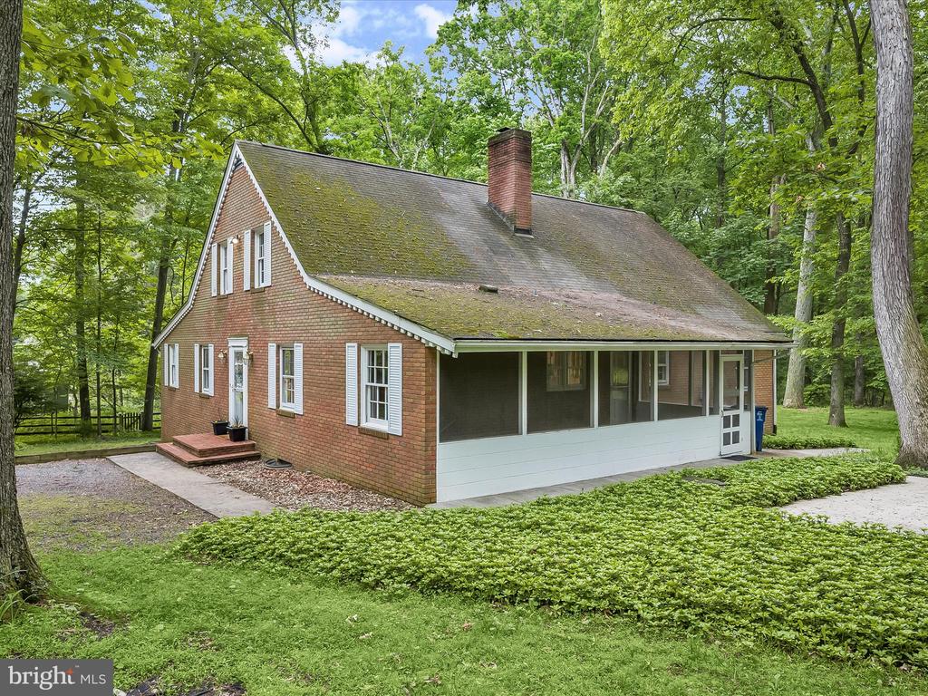 3826 WALT ANN DR