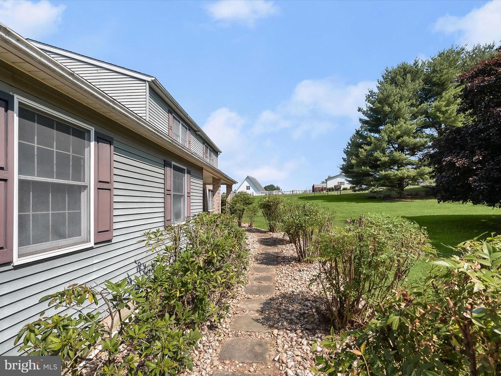 2676 JENNINGS CHAPEL RD