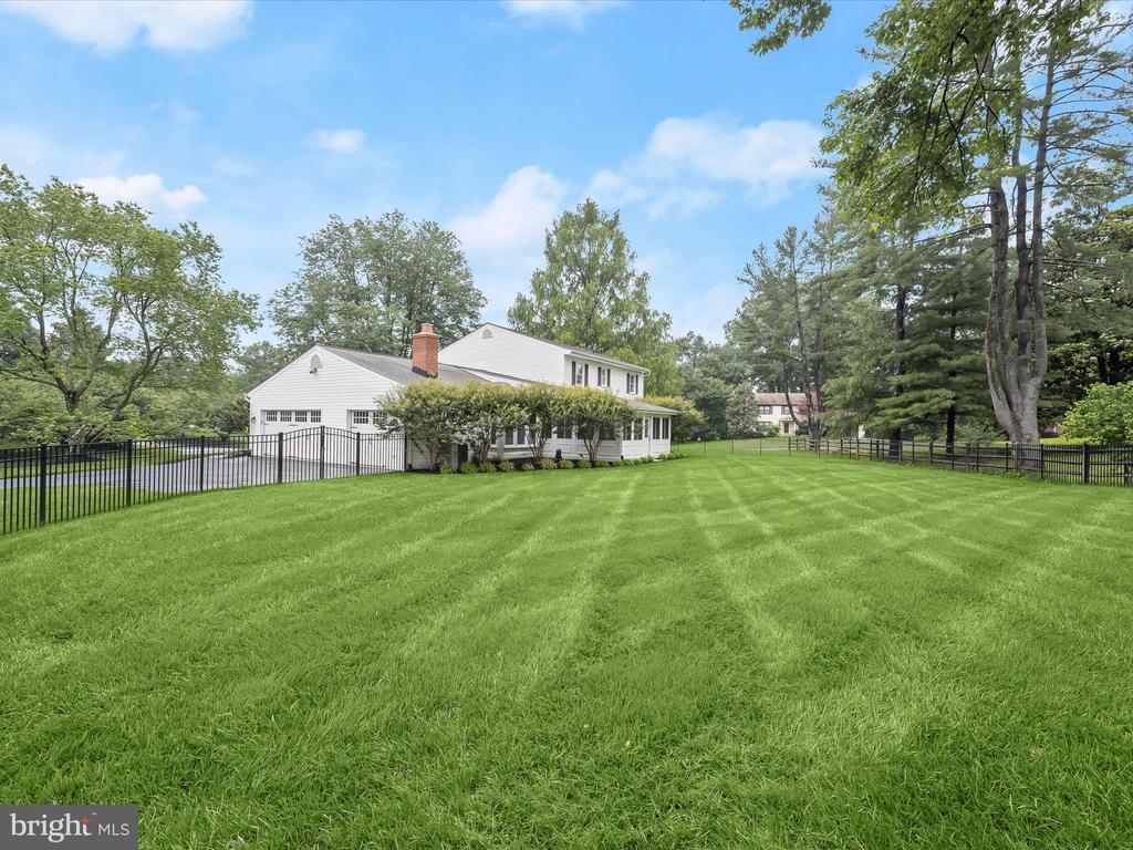 8018 MARTOWN RD