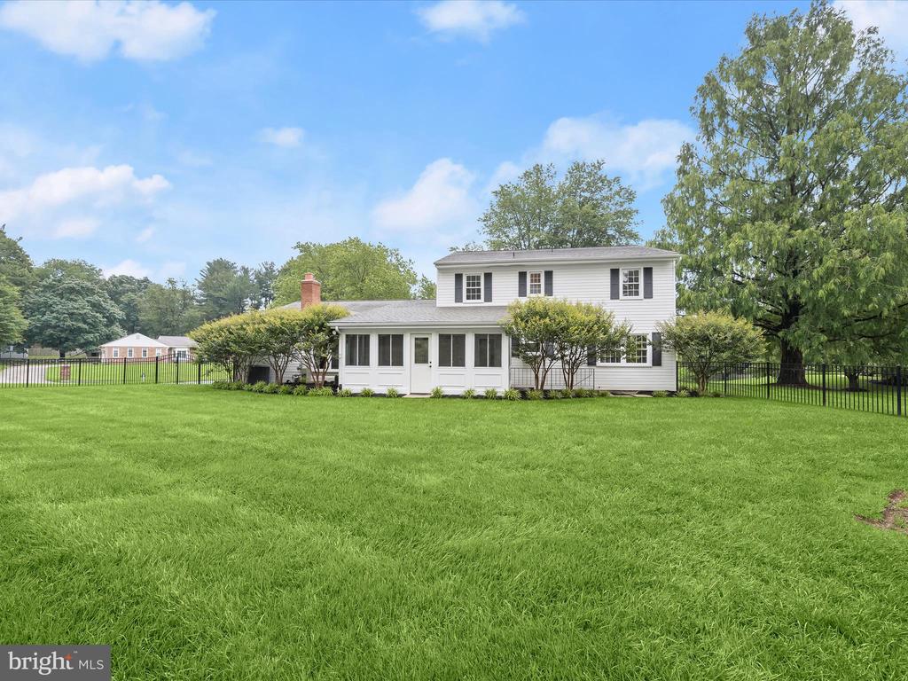 8018 MARTOWN RD