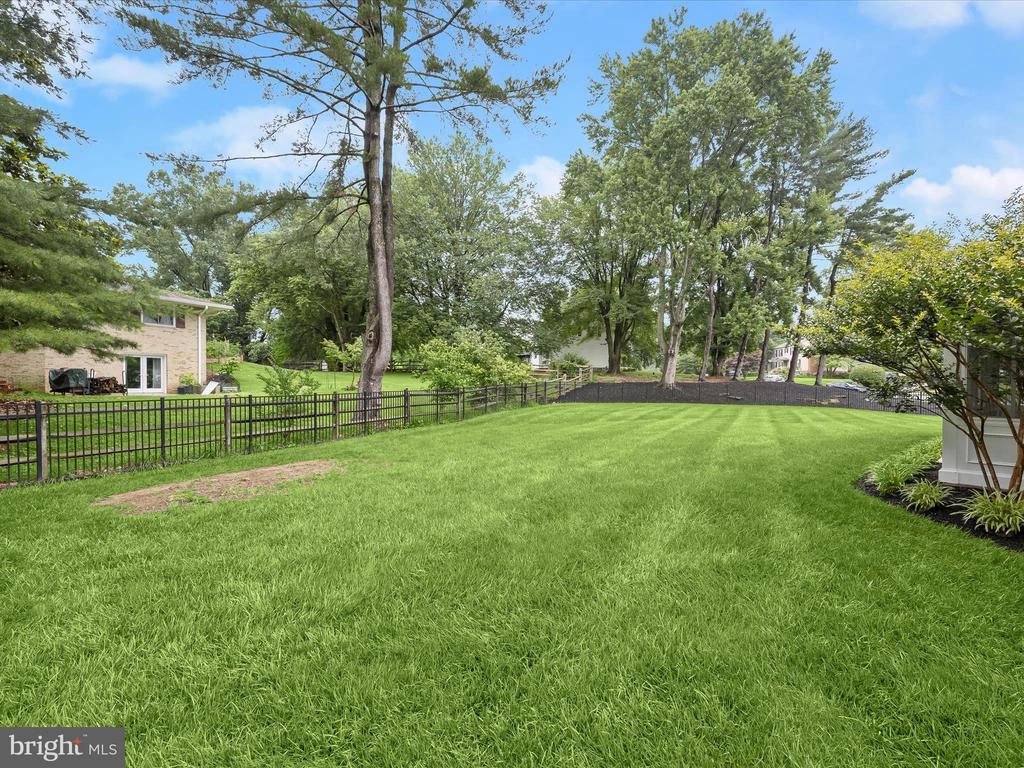 8018 MARTOWN RD