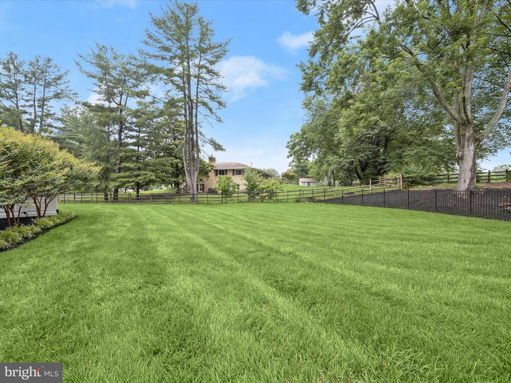 8018 MARTOWN RD