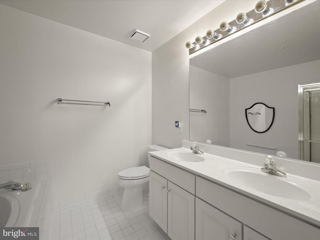 5812 WYNDHAM CIRCLE Unit: 205