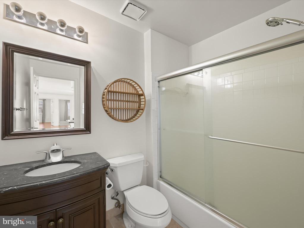 5812 WYNDHAM CIRCLE Unit: 205