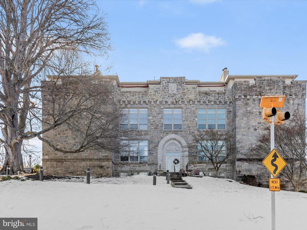 3700 COLLEGE AVE #202
