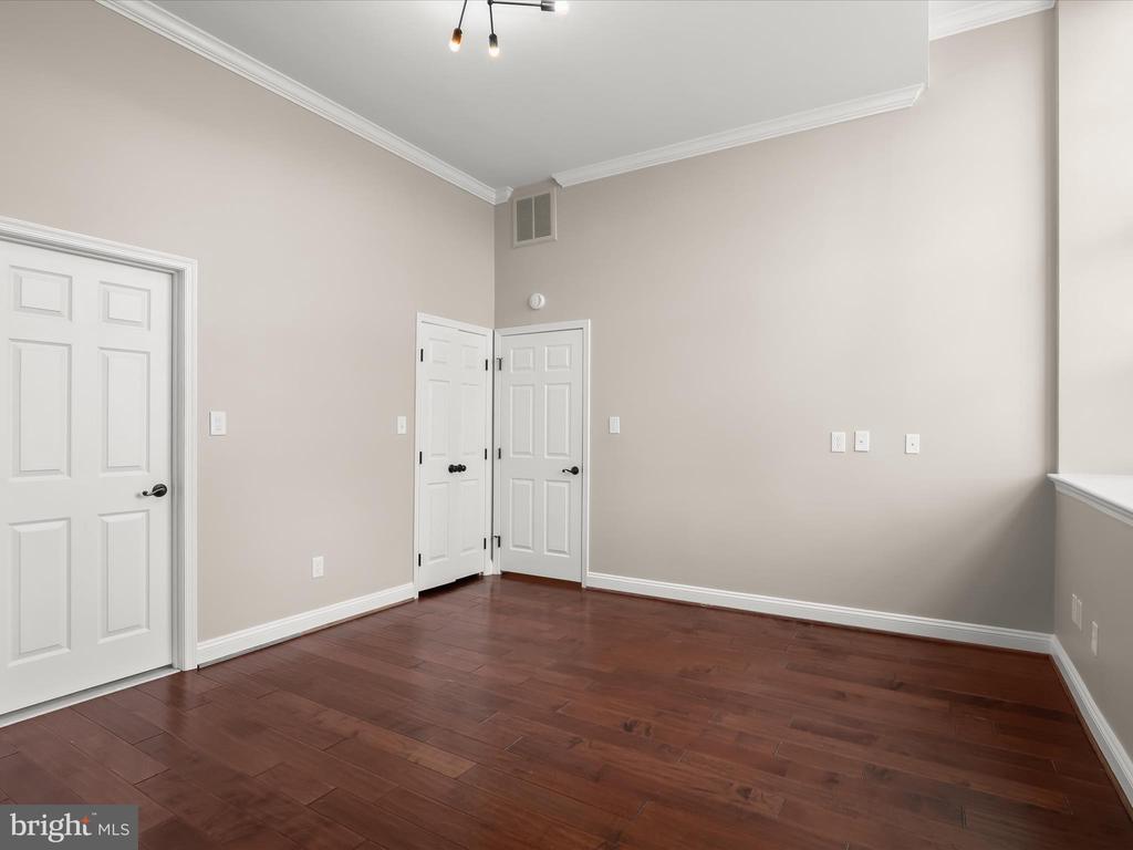 3700 COLLEGE AVE #202