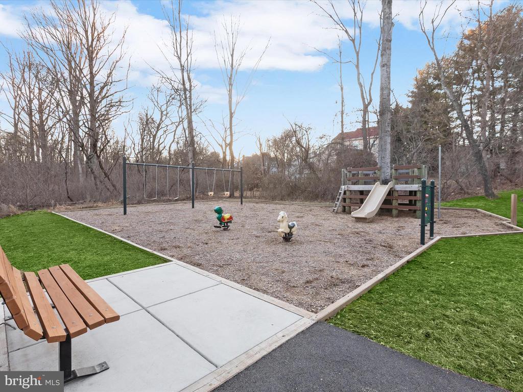 10082 QUANTRELL
