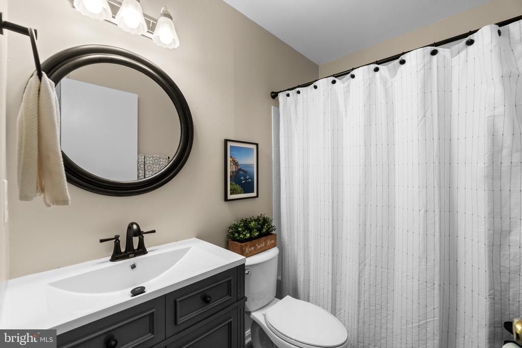 4850 DORSEY HALL DRIVE Unit: 8