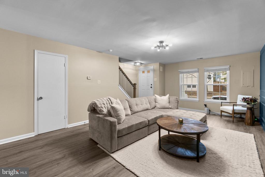 4850 DORSEY HALL DRIVE Unit: 8