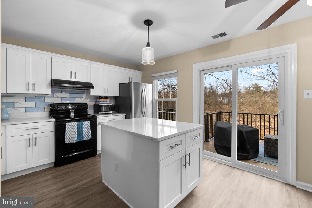 4850 DORSEY HALL DRIVE Unit: 8