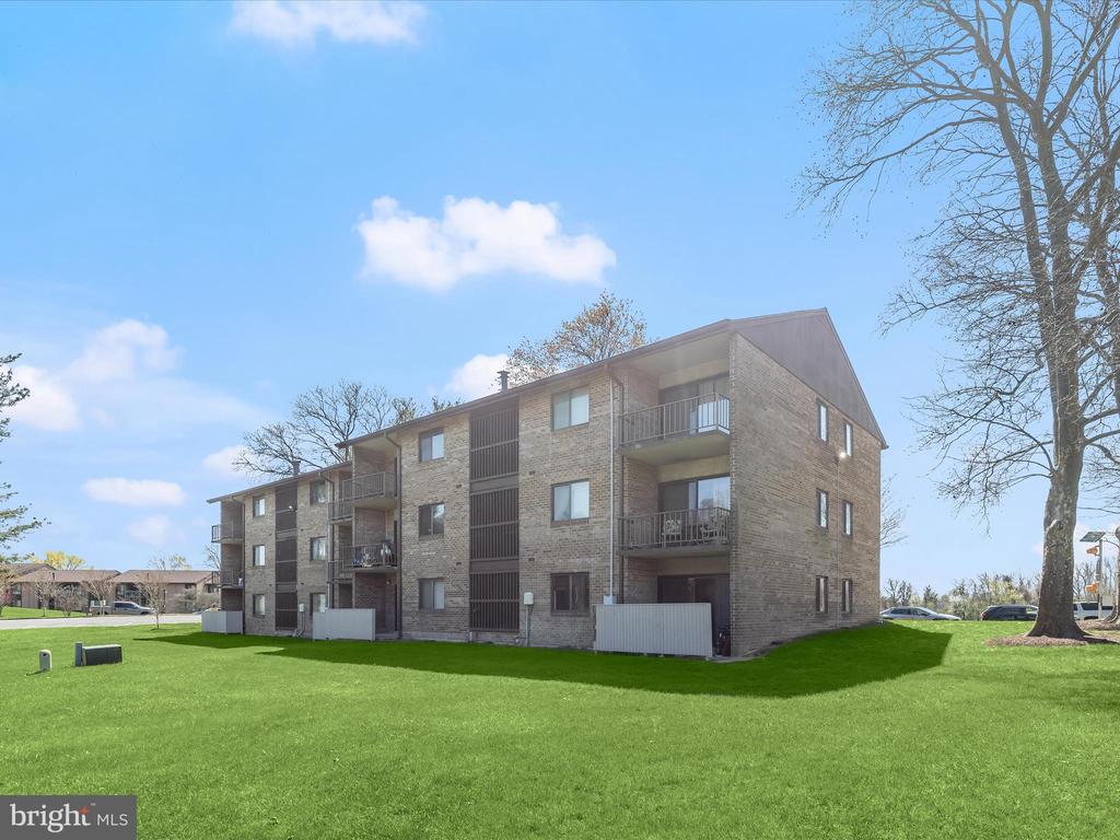 6011 MAJORS LN #6 A6