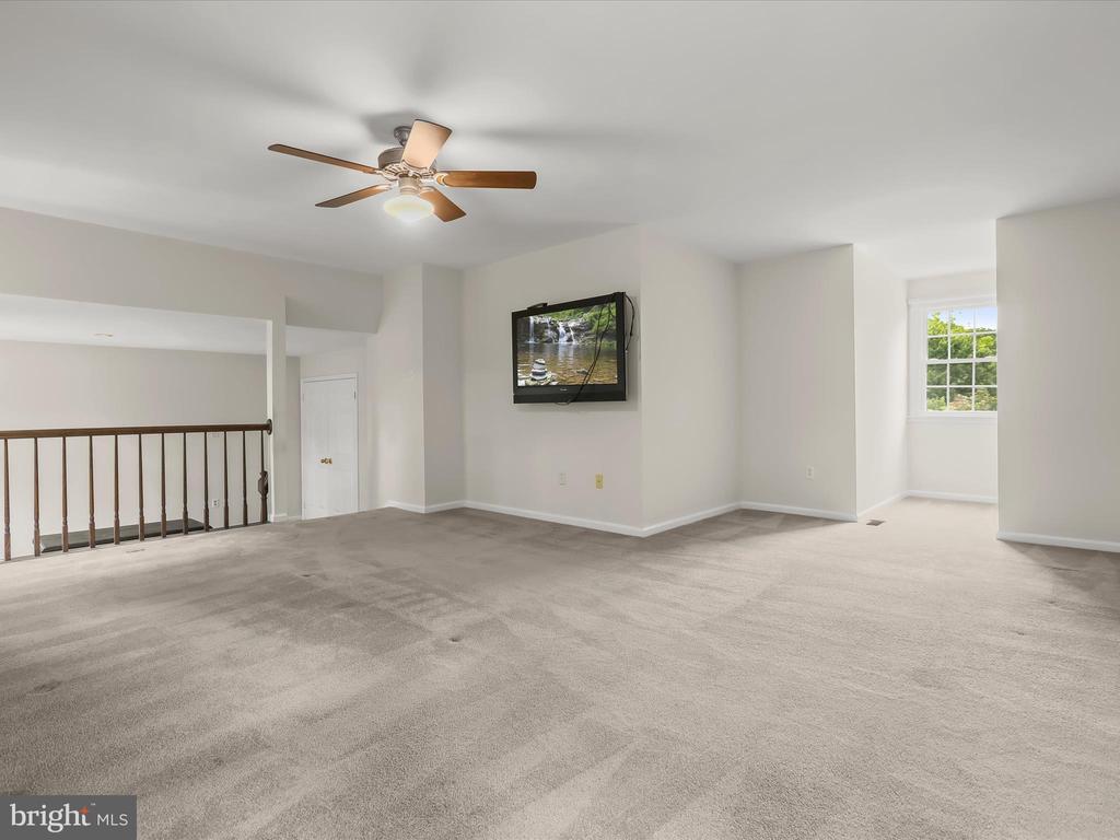8806 CARDINAL COURT