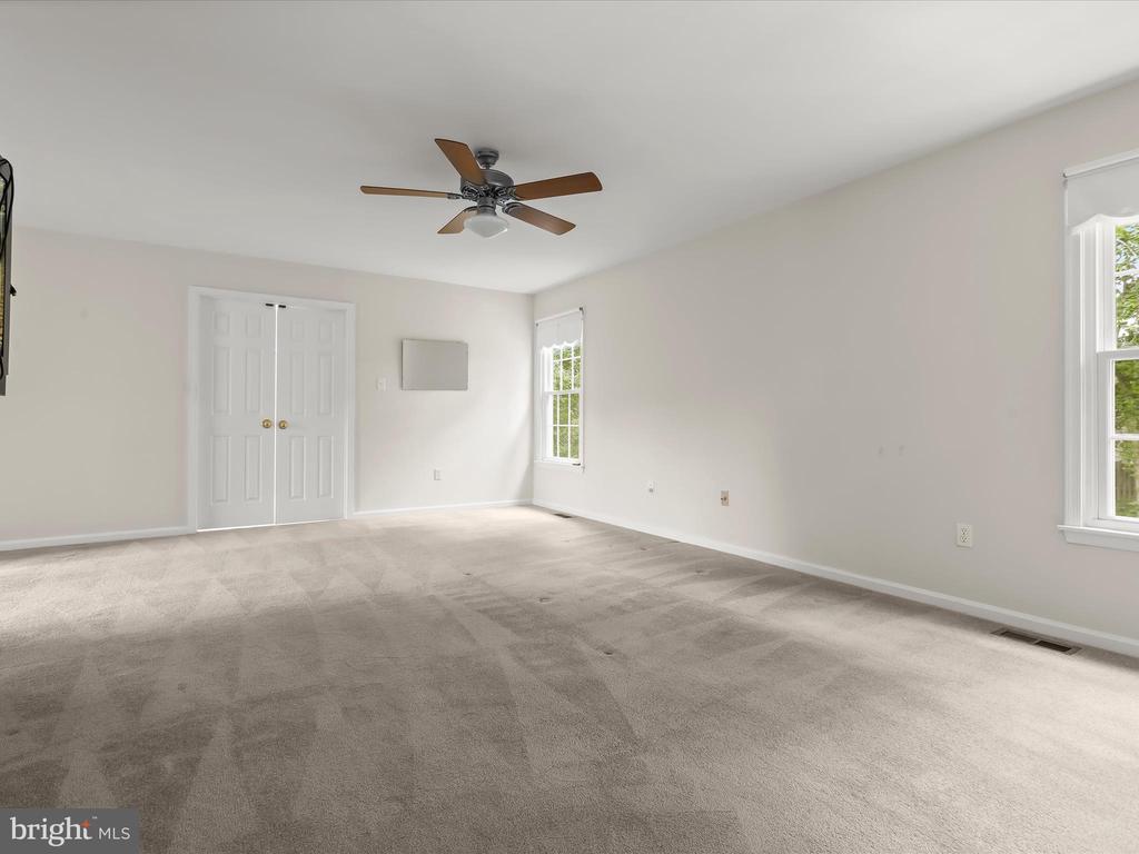 8806 CARDINAL COURT