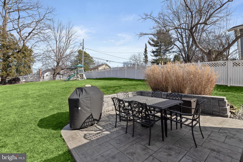 2329 MOUNT HEBRON DR