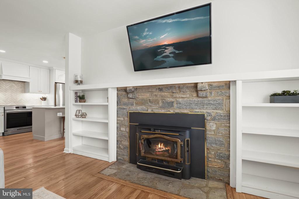2329 MOUNT HEBRON DR