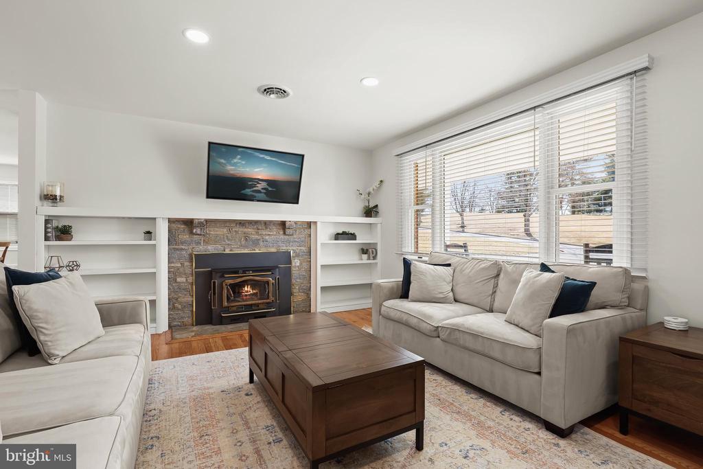2329 MOUNT HEBRON DR