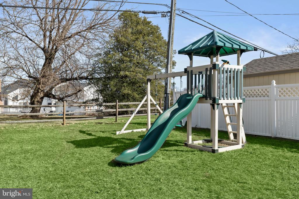 2329 MOUNT HEBRON DR
