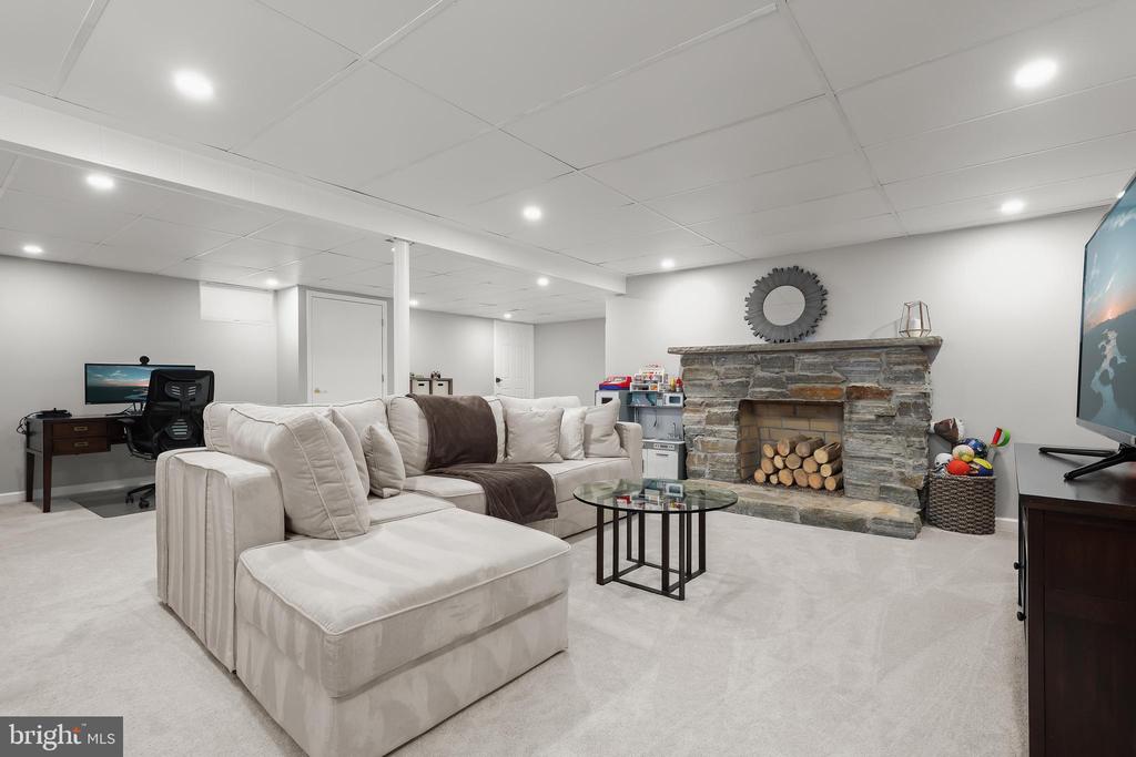 2329 MOUNT HEBRON DR