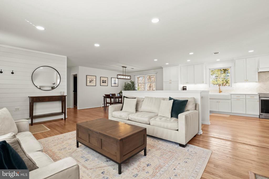 2329 MOUNT HEBRON DR