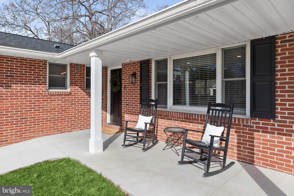 2329 MOUNT HEBRON DR