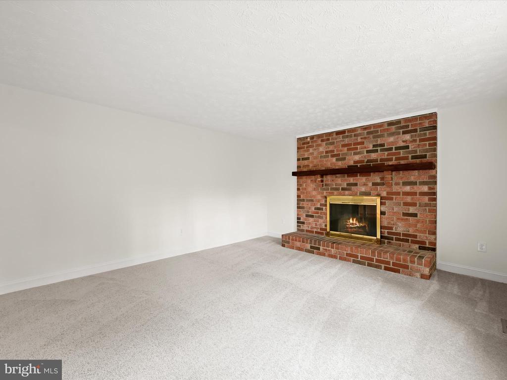 7950 HELMART DR