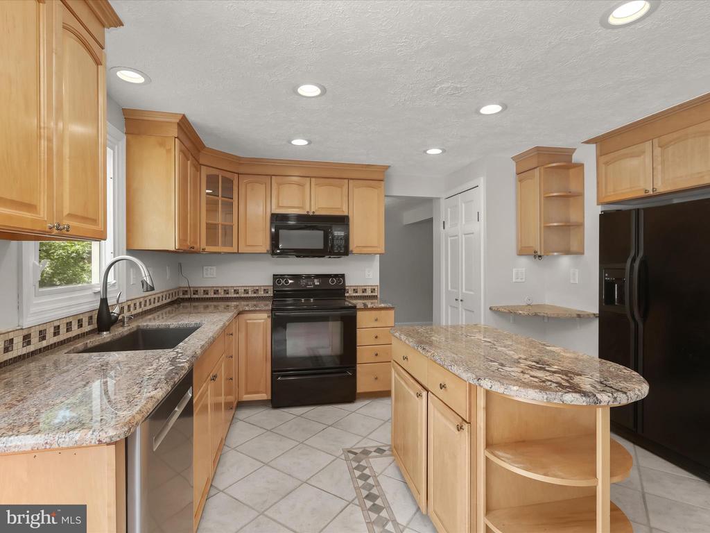 10205 SCAGGSVILLE RD
