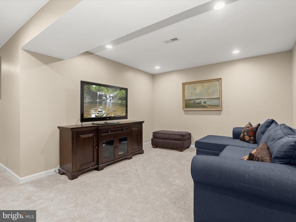 15300 DOE HILL COURT
