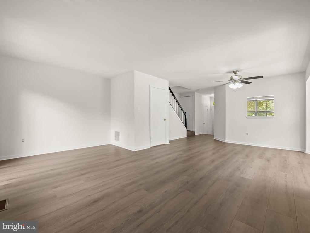 9537 CLOCKTOWER LN