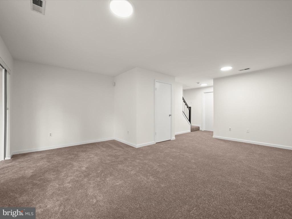 9537 CLOCKTOWER LN