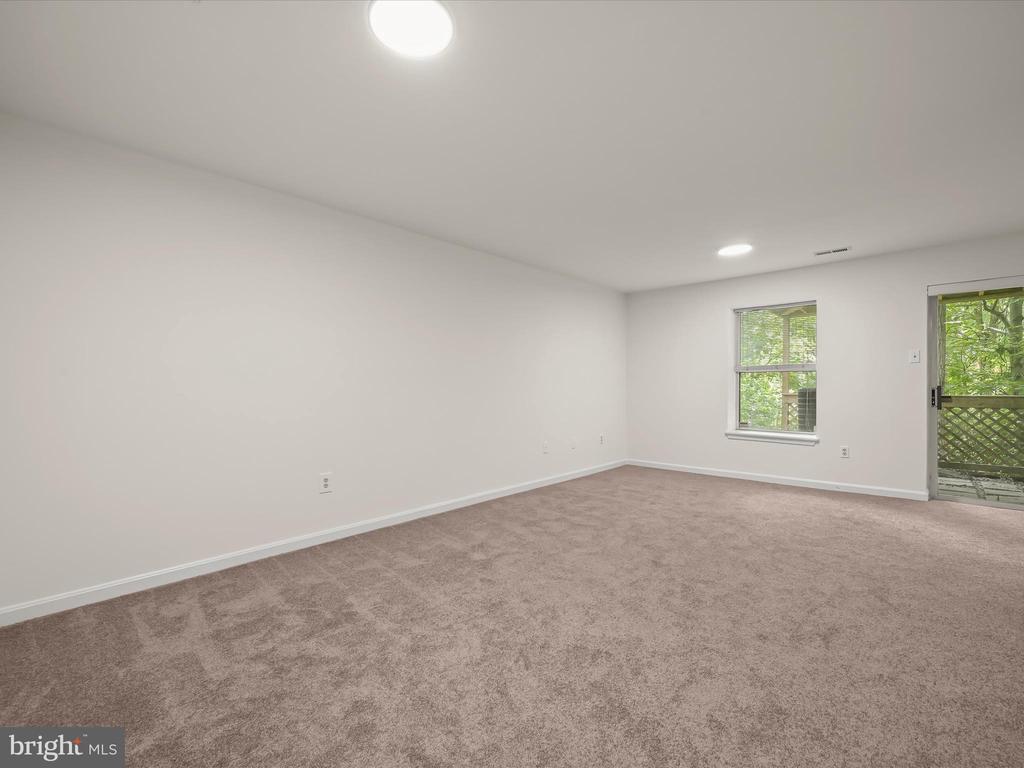 9537 CLOCKTOWER LN