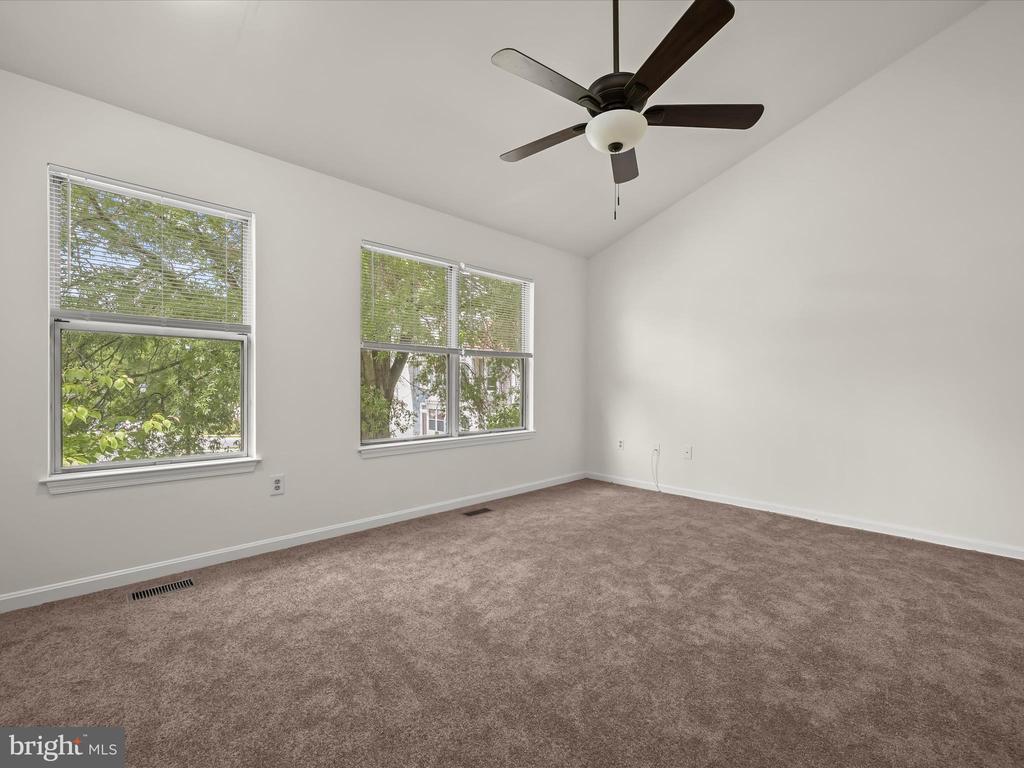 9537 CLOCKTOWER LN